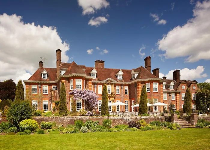 Guildford Luxury Hotels: The Ultimate Guide to Upscale Accommodations in Guildford