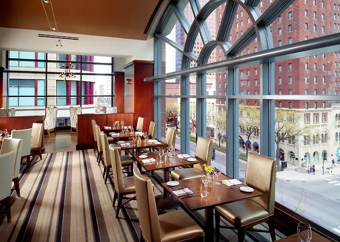 Explore Top Chicago River North Hotels for an Unforgettable Experience