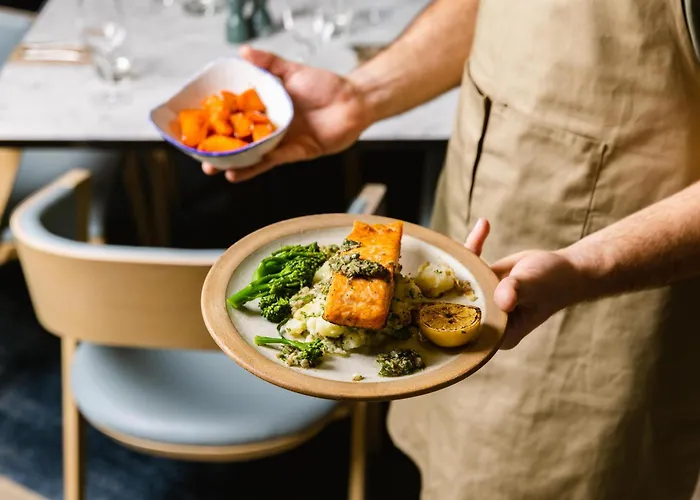 Top Hotels Near Sheffield's Historic City Centre