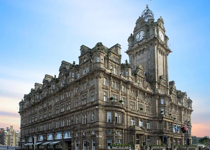 Discover the Ideal Edinburgh Hotels near Princes Street
