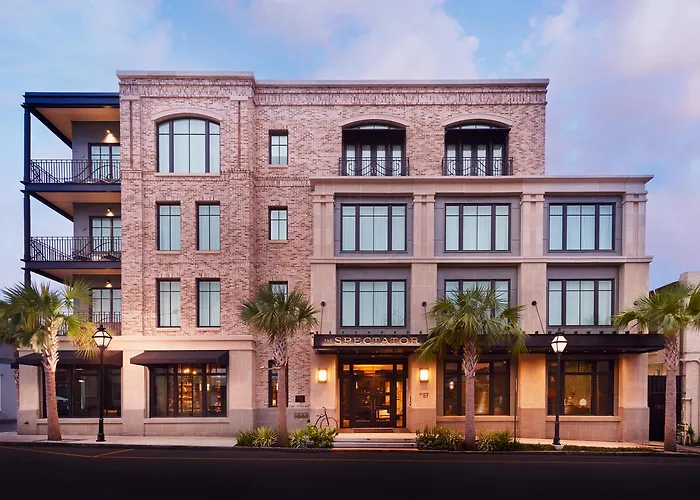Discover the Best Pet-Friendly Accommodations in Charleston, SC